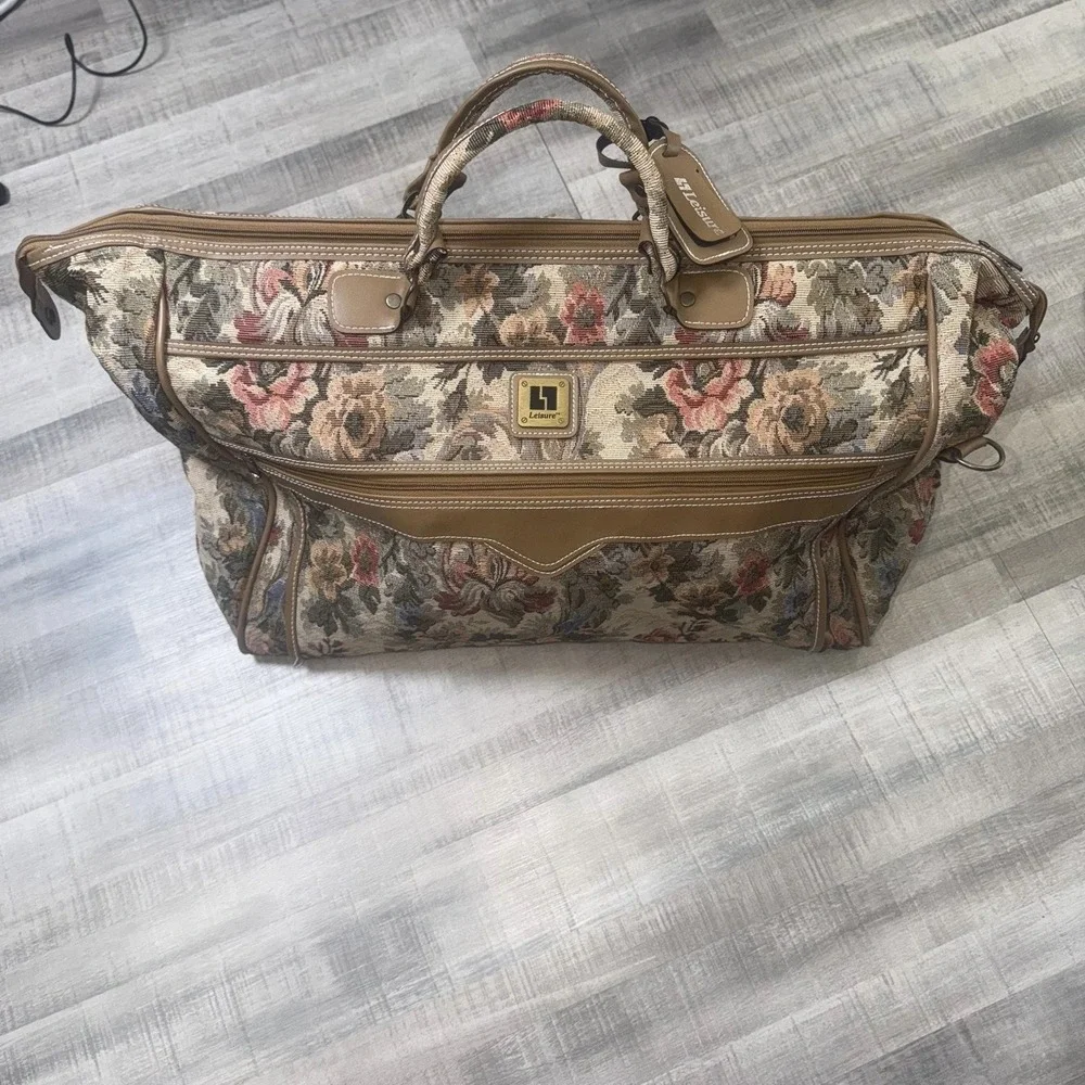 RARE Vintage 80s LEISURE Tapestry Garment And Carry On bag Bundle Of 2!!!
